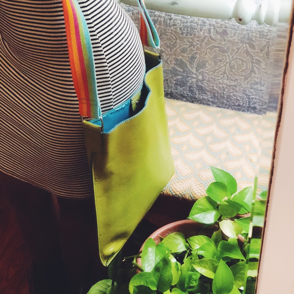 ➳ Gorgeous Lime Green Guia’s Shoulder Bag ➳ - Picture 7 of 7